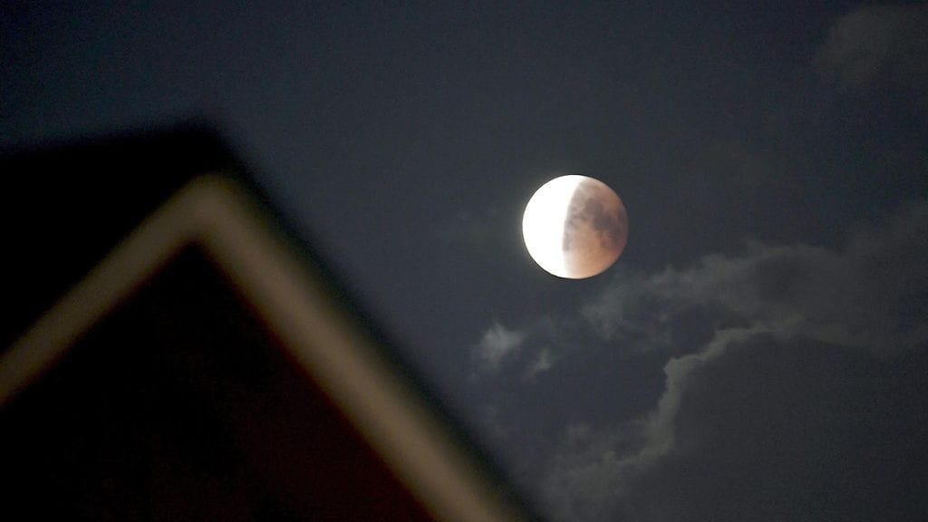 Lehtikuva kuunpminennys 27.7.