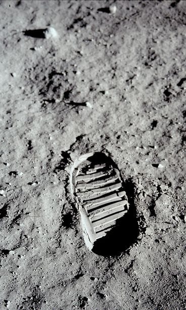 Buzz Aldrinin jalanjälki Kuussa (AOP)