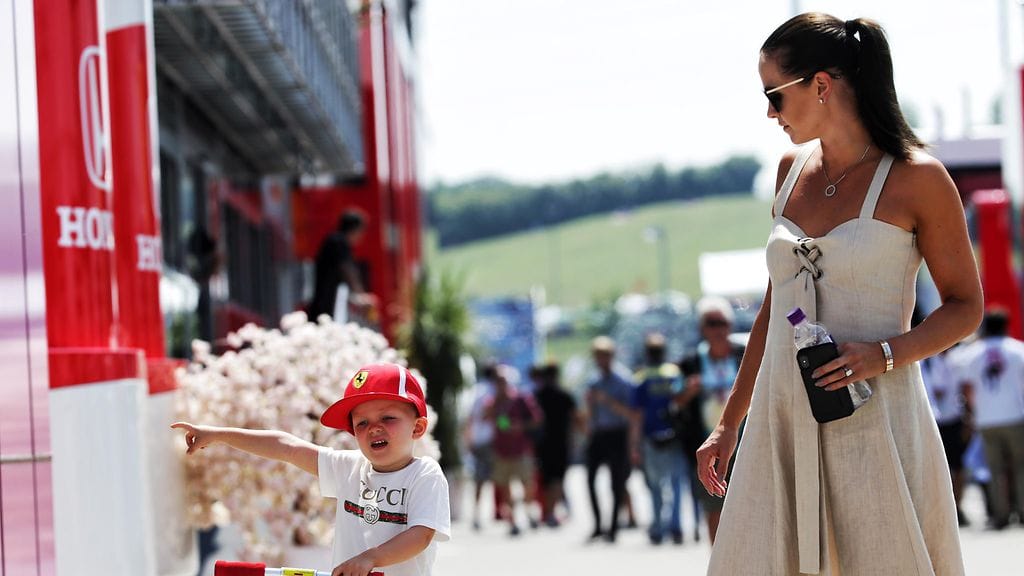 Robin ja Minttu Räikkönen.