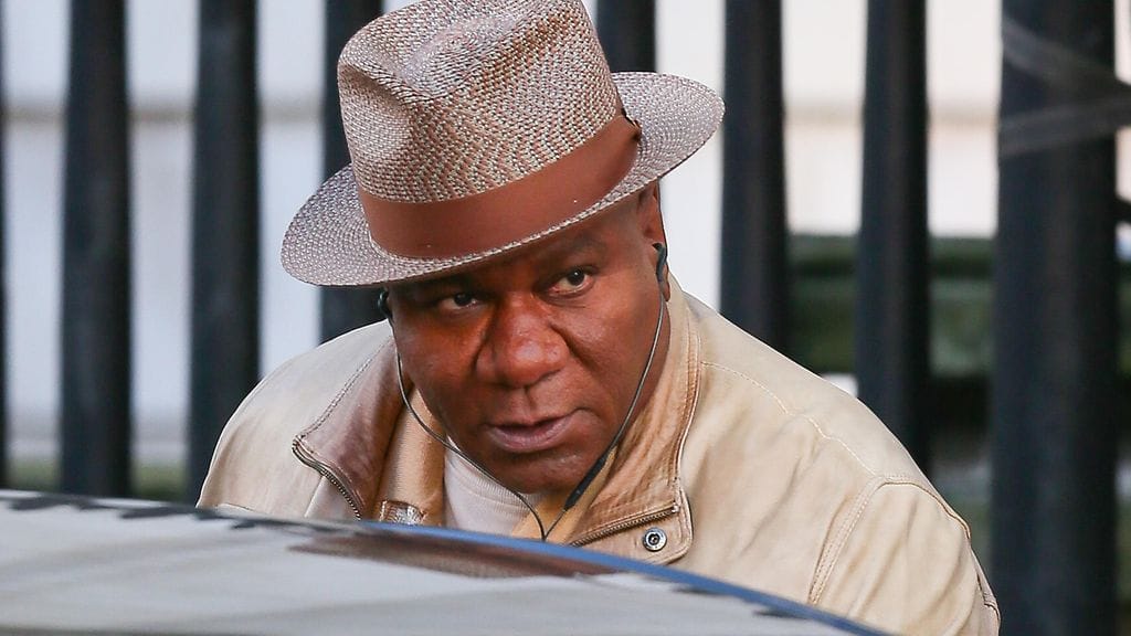 Poliisi osoitti Mission: Impossible -näyttelijää aseella tämän kotiovella.