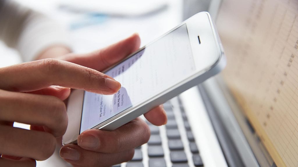 Perhe sai loman jälkeen yli 11 000 euron puhelinlaskun huolimatta siitä, että heidän puhelimensa olivat olleet lentotilassa.