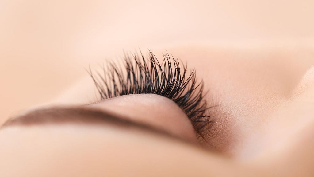 ripset silmä nainen