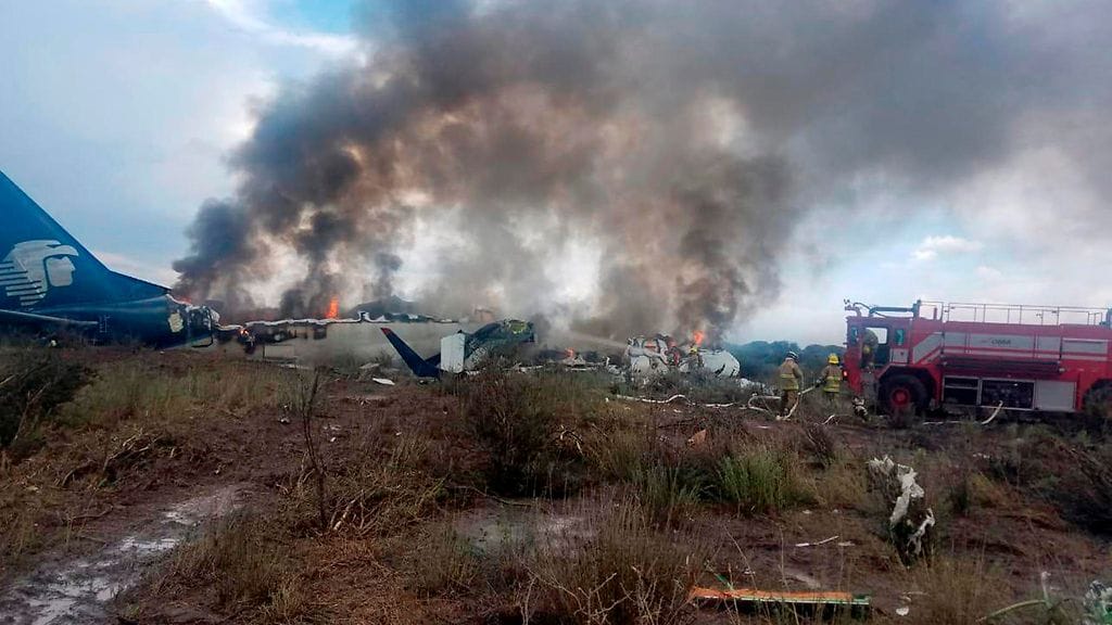 Meksikon viranomaiset ovat löytäneet keskiviikon vastaisena yönä Suomen aikaa maahan pudonneen matkustajakoneen mustat laatikot.