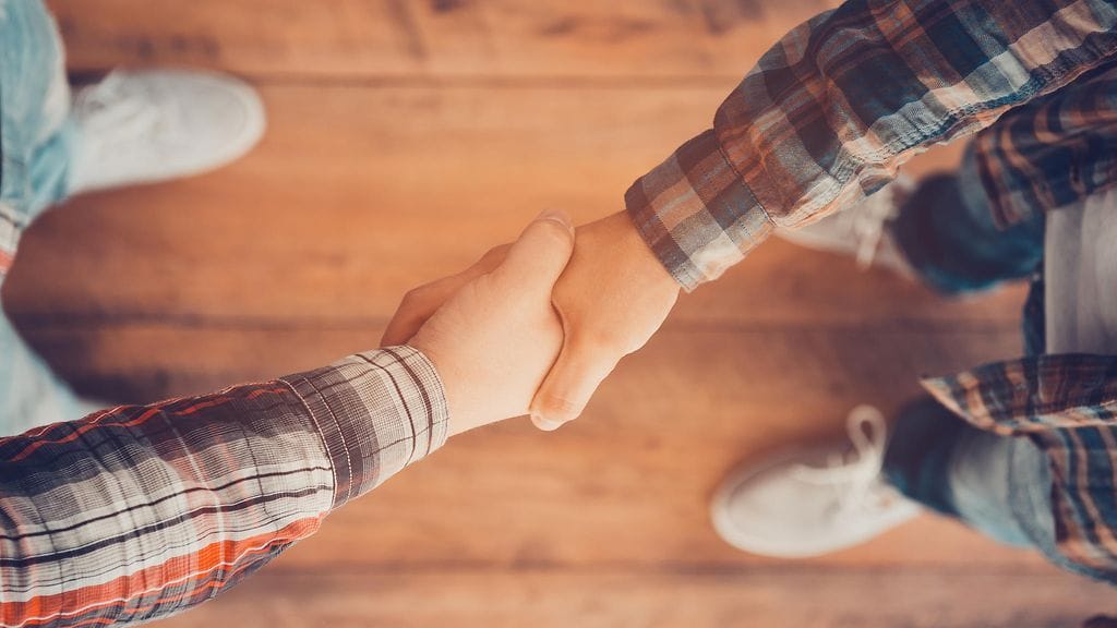 miehet, kättely, kätellä