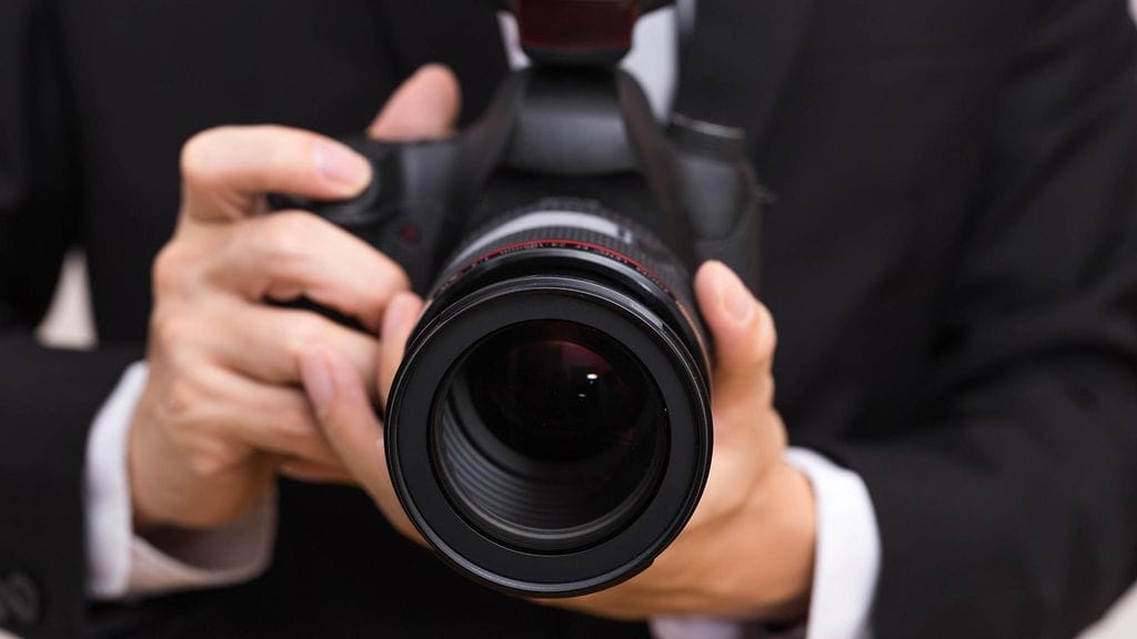 Tuomioistuin määräsi häävalokuvaajalle 22 000 Kanadan dollarin sakon. Kuvituskuva.