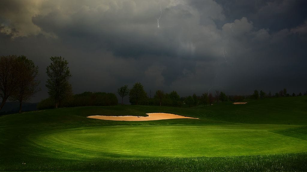 Storm_golf