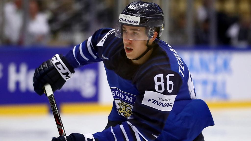 Teuvo Teräväinen Leijona-paidassa.