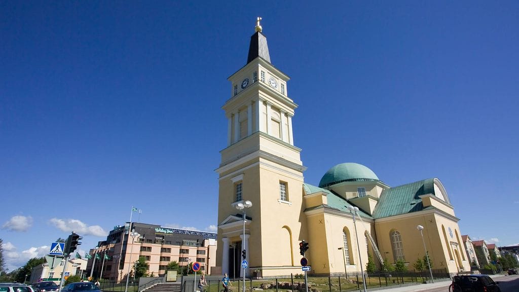 Arkistokuva. Oulun hiippakunnan piispaksi hakee kolme ehdokasta.