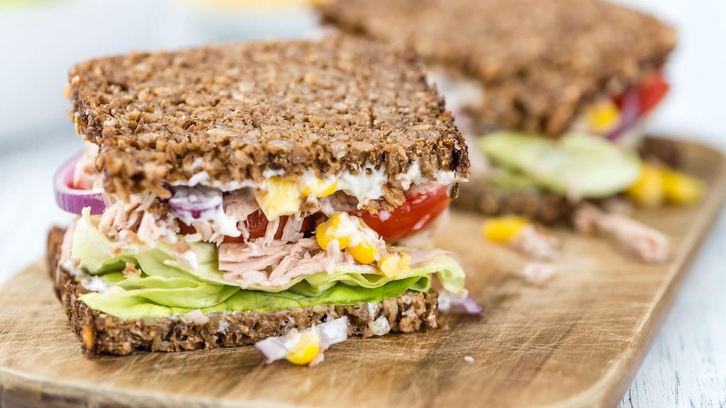 Sano hyvästi hiilihydraateille, jos haluat eroon vatsarasvasta.