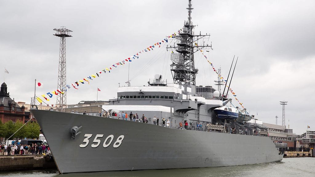 Japanin laivastoa on vieraillut Suomessa aiemminkin. Kuvassa JS Kashima Helsingissä vuonna 2013.