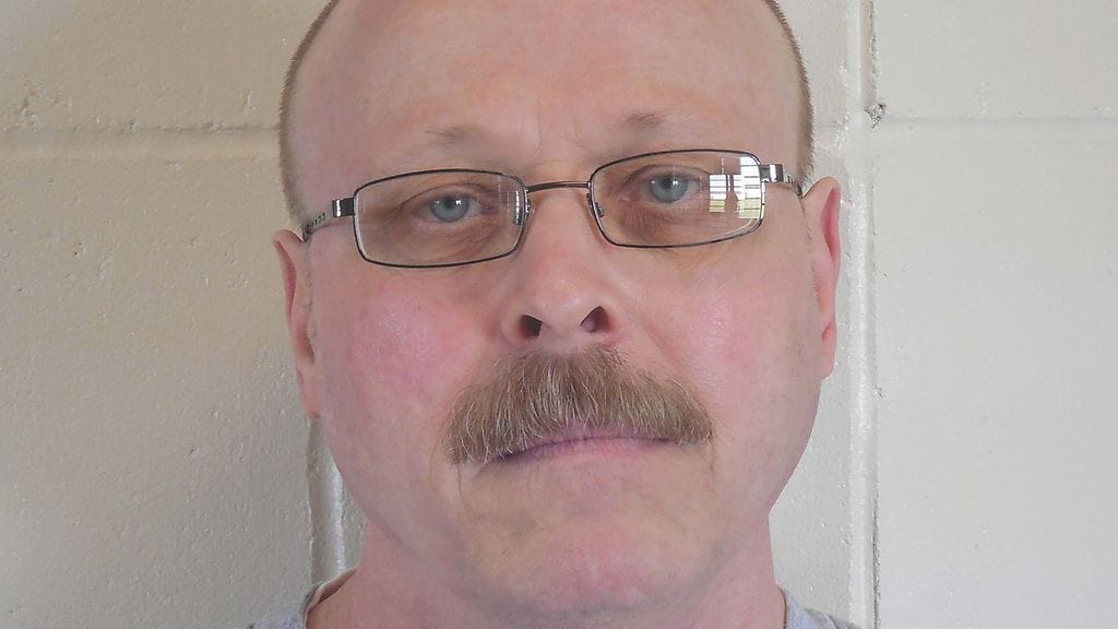 Kaksi ihmistä murhannut Carey Dean Moore on Nebraskan osavaltion ensimmäinen myrkky-yhdistelmällä teloitettu henkilö.