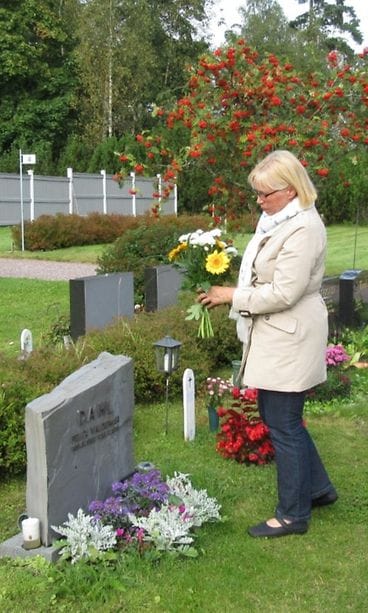 Minna haudalla