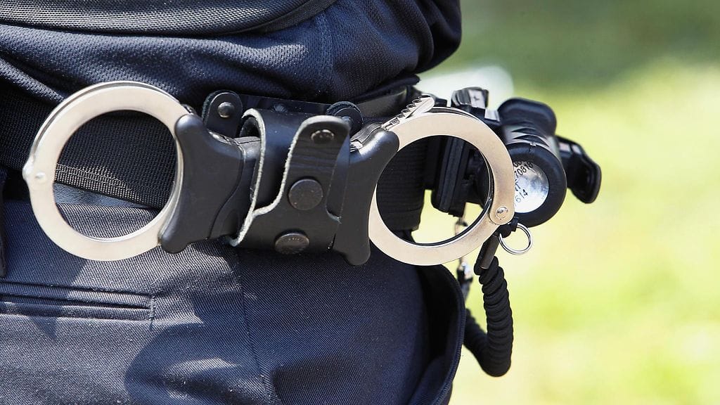 Viikonloppuna poliisi raudoittama epäilty rattijuoppo on kuollut, vahvistaa tapauksen tutkinnasta vastaava kihlakunnansyyttäjä Hanna Puhakka.