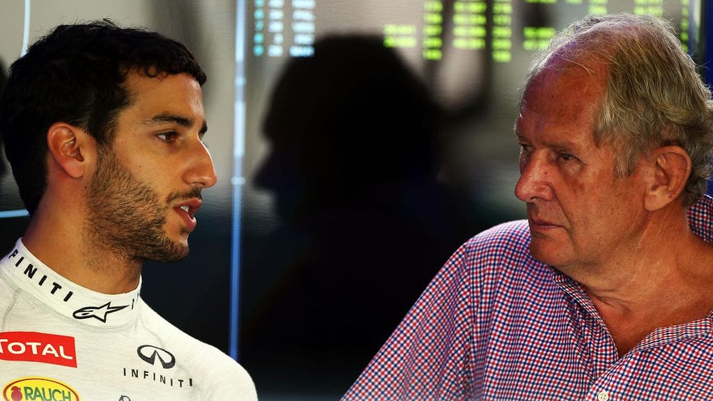 Daniel Ricciardon (vasemmalla) päätös vaihtaa tallia yllätti Red Bull -pomon Helmut Markon.