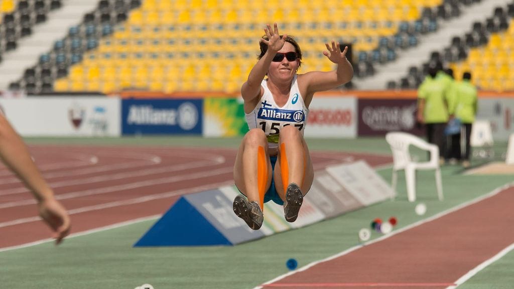 Pituushyppääjä Ronja Oja nosti esille paraurheilijoiden omavastuumaksun, josta nousi kohu sosiaalisen mediassa ja eri palstoilla.