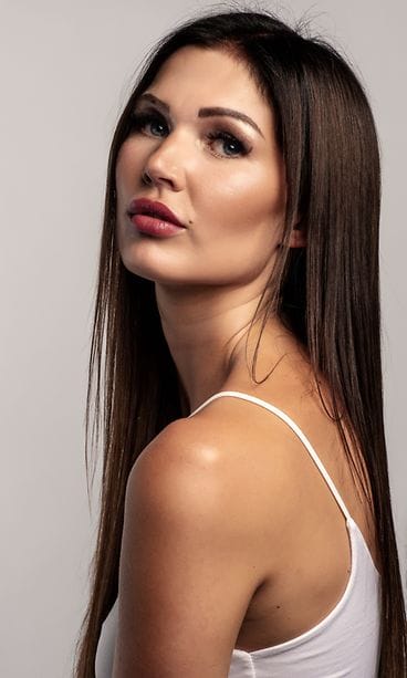 8. Nina Kallio kasvo