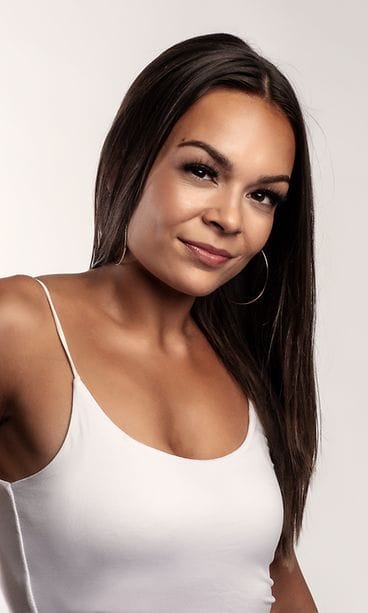 6. Julia Lönnberg kasvo