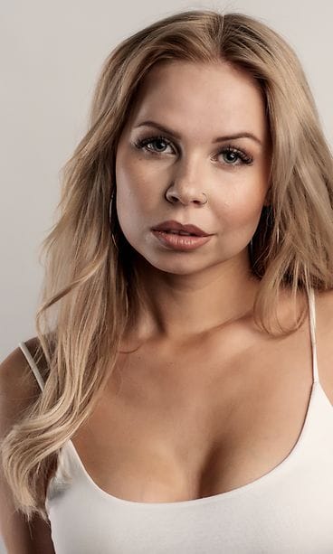 2. Saara Kemiläinen vartalo