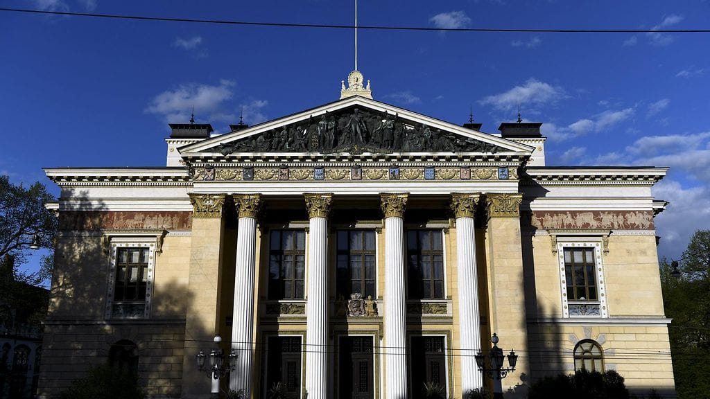 Säätytalo ilta-auringossa Helsingissä.