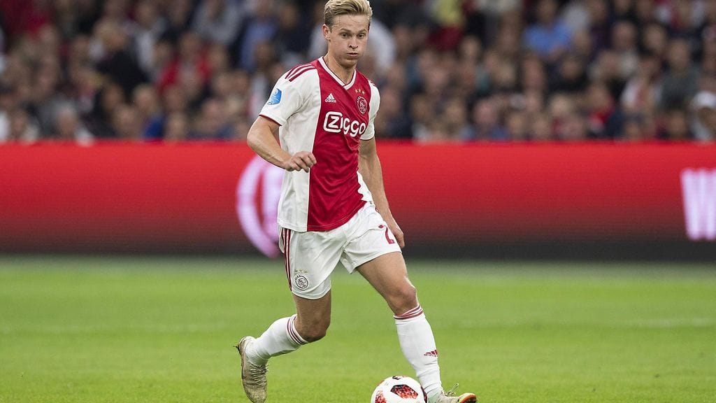 Ajaxin huippulupaus Frenkie de Jong jatkaa hollantilaisseurassa "ainakin tämän kauden".
