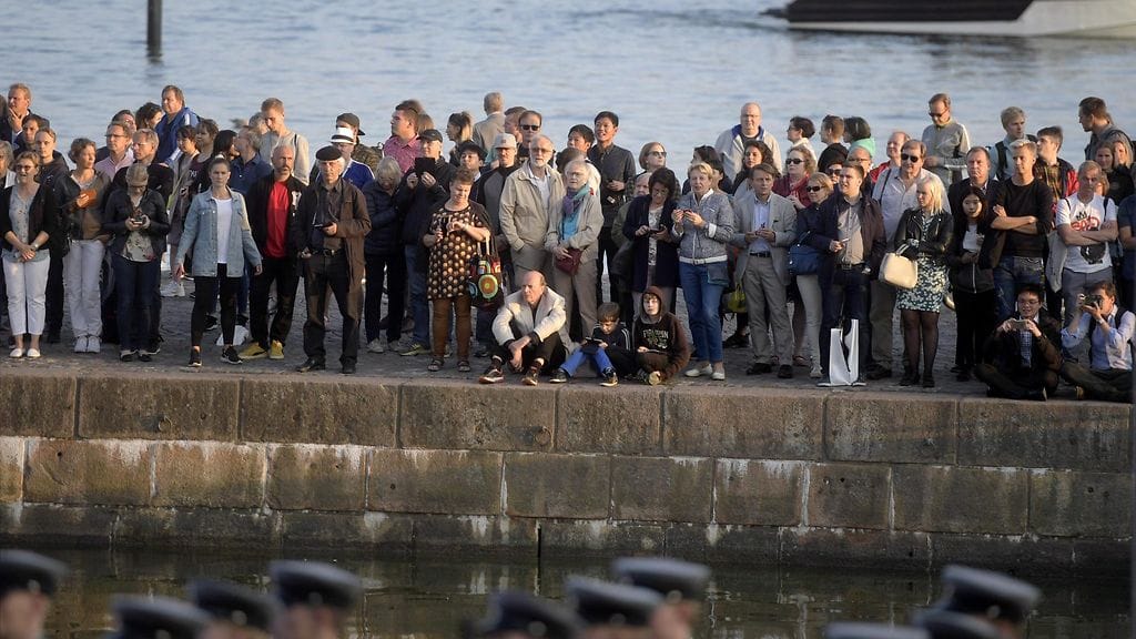 Macron Helsingissä Kauppatori