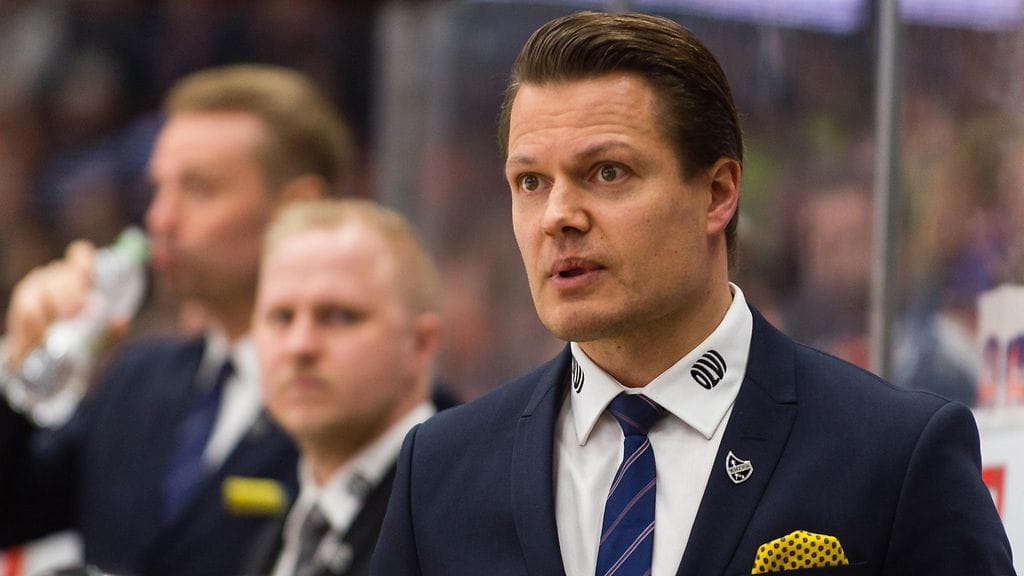 KalPan päävalmentaja Sami Kapanen on joutunut hämmästelemään kuopiolaisseuran radikaalia loukkaantumissumaa.