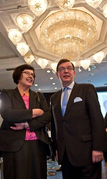 Paavo ja Vuokko 2, AOP