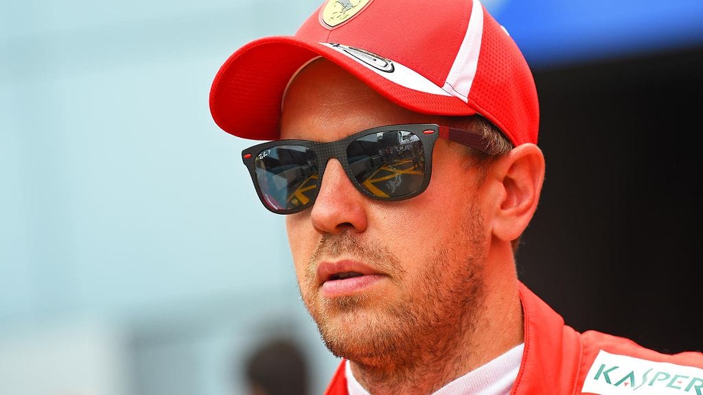 Ferrarin Sebastian Vettel joutui joukon hännille jo Italian GP:n alkuhetkillä.