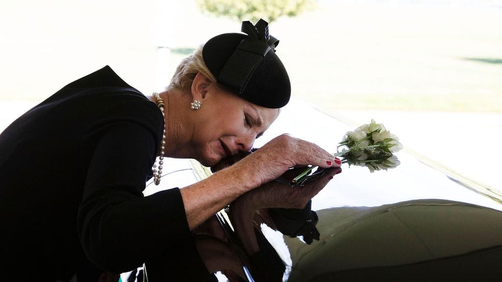 McCain hautajaiset 3