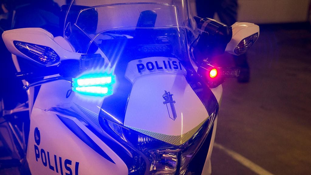Moottoripyöräpoliisi lähti reipasta ylinopeutta ajaneen rattijuopon perään.