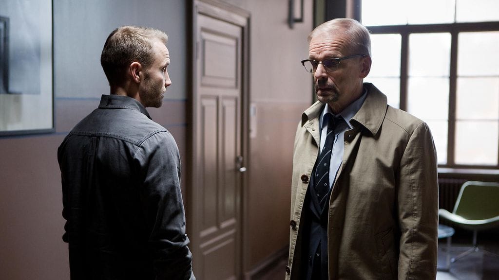 Ratamo_ep04_Ratamo, Ketonen_Samuli Vauramo, Jukka Puotila_Ratamo kertoo Burovin hakevan turvapaikkaa