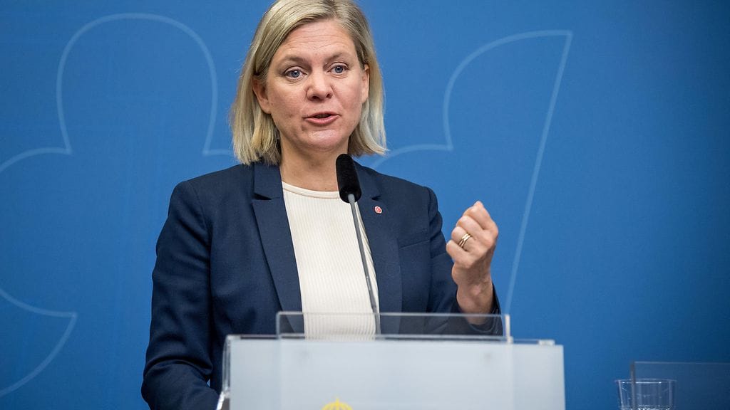 Ehdolla on sosiaalidemokraattien puheenjohtaja Magdalena Andersson. Hän sai tiistai-iltana kaipaamansa vasemmistopuolueen tuen, kun puolueet pääsivät sopuun kaikkein matalimpien eläkkeiden korottamisesta.