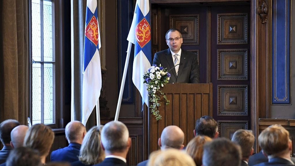 Puolustusministeri Jussi Niinistö puhui 226. Maanpuolustuskurssin avajaisissa 10. syyskuuta.