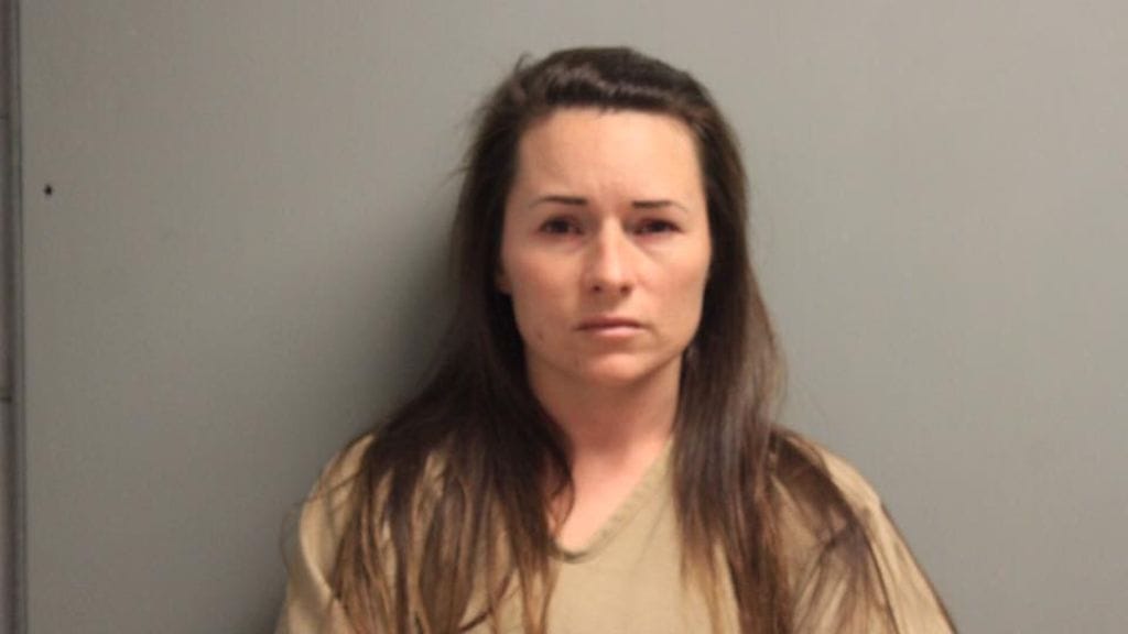 Perheen äiti Kayla Giles, 31, ampui miestään rintaan kolmen lapsensa silmien edessä.