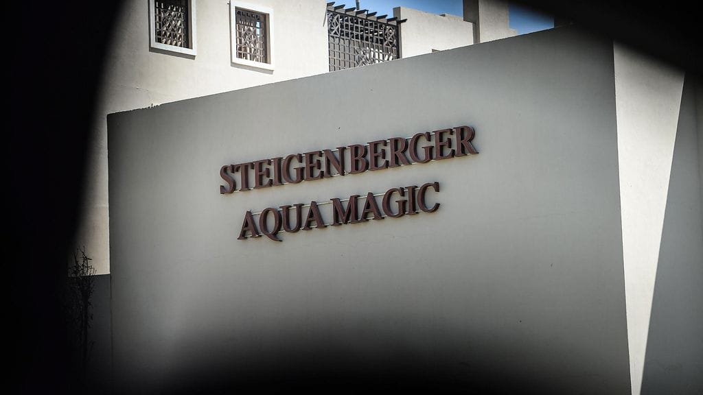 Brittiläinen pariskunta oli lomareissullaan Steigenberger Aqua Magic -hotellissa. He kuolivat hotellissa ja kuolinsyytä on selvitetty viranomaisten toimesta.