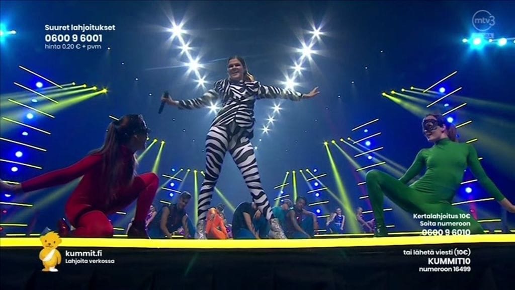 Saara Aalto Elämä lapselle -konsertin lavalla 12. syyskuuta 2018.