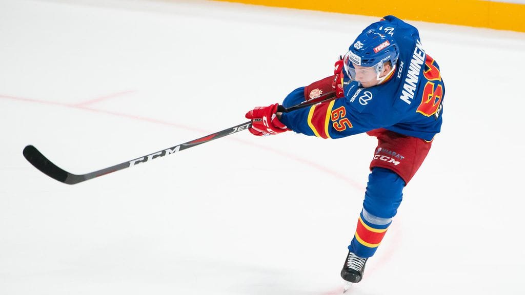 Sakari Manninen osui taas. Kuva edellisviikolta Jokerien kotiottelusta Admiral Vladivostokia vastaan.