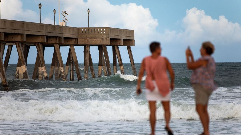 Hurrikaani Florence iskemässä Yhdysvaltain itärannikolle.