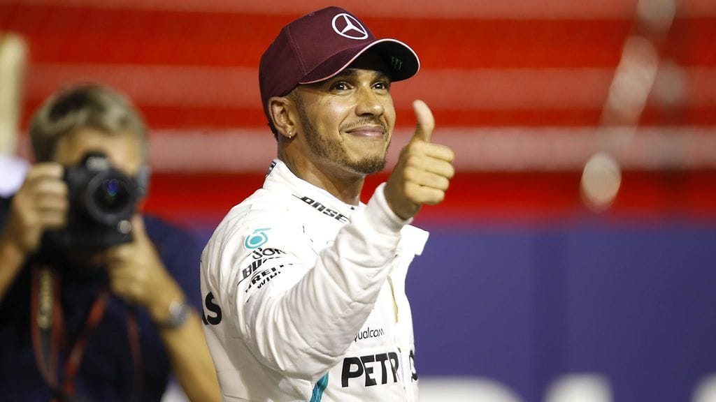 Mercedeksen Lewis Hamilton lähtee paalupaikalta Singaporen GP:hen.