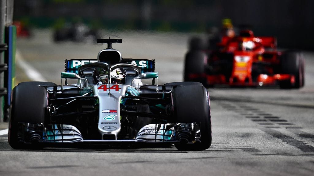 Lewis Hamilton jätti Sebastian Vettelin yhä selvemmin taakseen F1-sarjan MM-taistelussa.