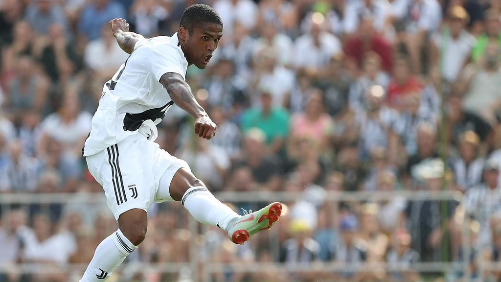 Douglas Costan kuuppa ei kestänyt ottelussa Sassuoloa vastaan.