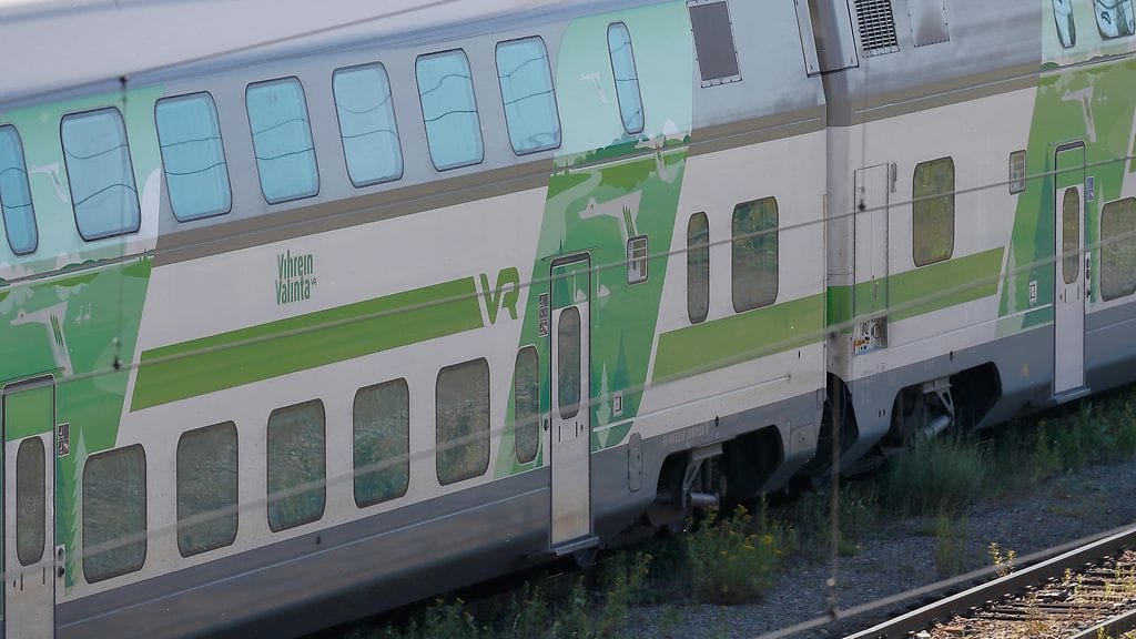 Kuvituskuva. Junaliikenne rantaradalla Helsingin ja Kauklahden välillä on palautumassa normaaliksi, tiedottaa VR.