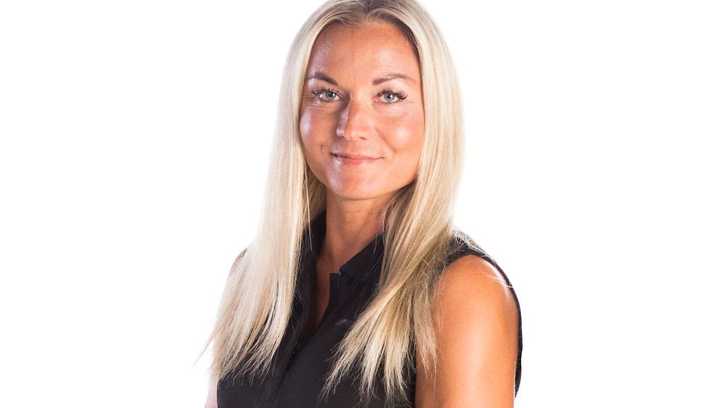 Kristiina Mikkilä tähdittää Ota rahat ja juokse -ohjelmaa.