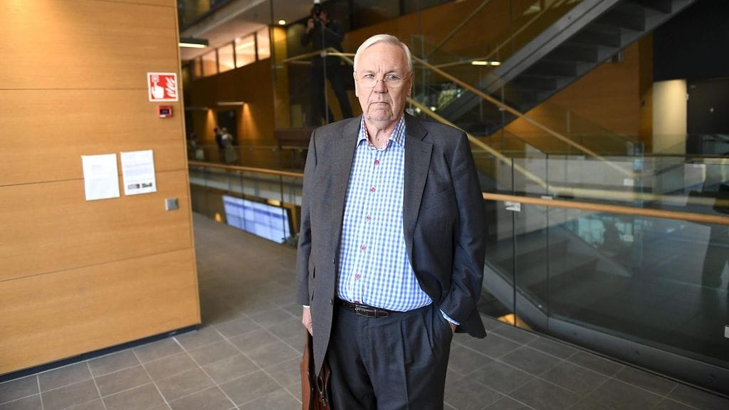 Helsingin hovioikeus alkaa tänään käsitellä Vantaan entisen kaupunginjohtajan Jukka Peltomäen lahjussyytettä.