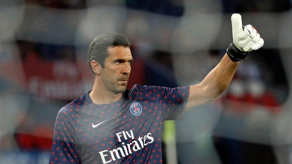 Gianluigi Buffon liittyi pariisilaisseuraan tälle kaudelle.