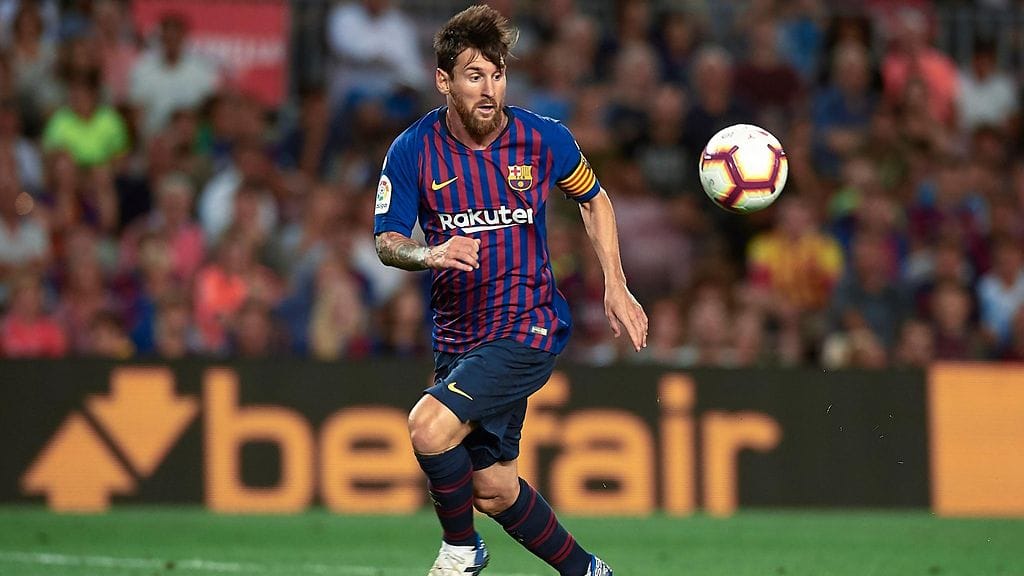 Lionel Messi haastaa tiistain Mestarien liiga -avauksessa PSV;n puolustajat.