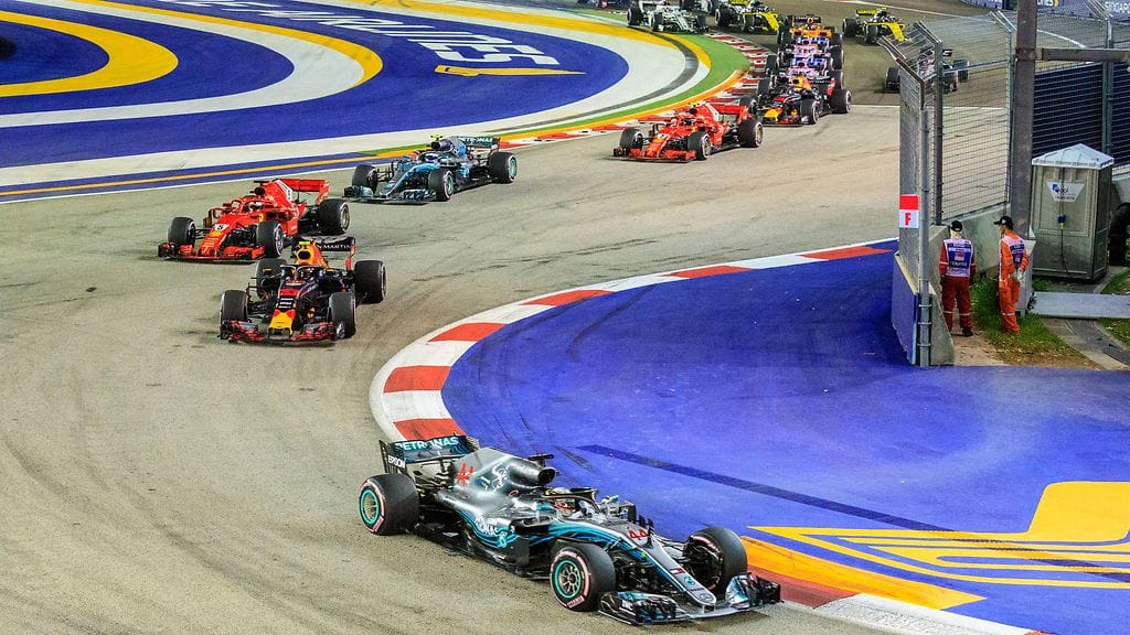 F1-sarjaan on väläytelty uudistusta, jossa tallit saisivat käyttää kolmea autoa.