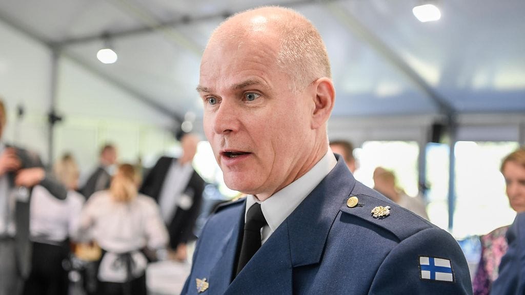 Lännen Media kertoi eilen, että Lindberg sai tietoa Lemmenjoen vapaaehtoisen kertausharjoituksen rikosepäilyihin johtaneesta tapauksesta kuukausia ennen esitutkinnan aloittamista.