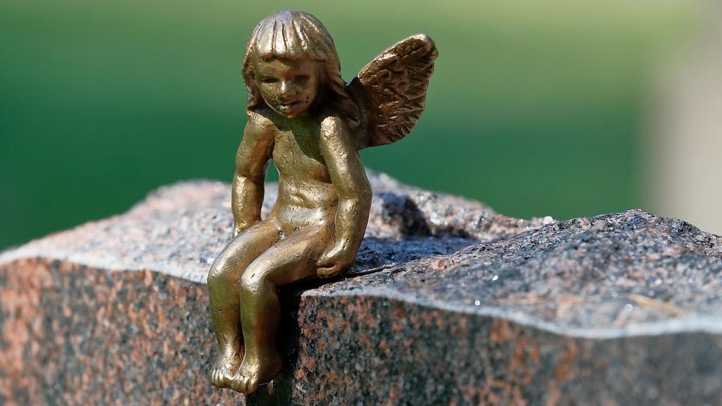 Arkistokuva hautausmaalta. Onnettomuudessa kuollut oli seurakunnan kausityöntekijä.