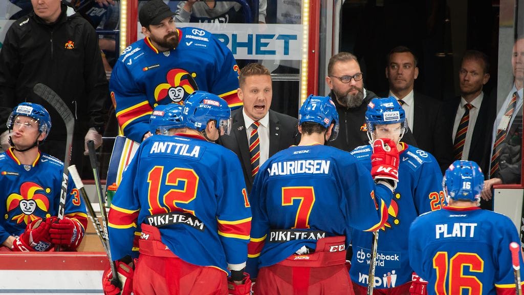 Jokerit on aloittanut KHL-kauden erittäin vahvasti. Joukkueen päävalmentaja Lauri Marjamäki avaa syitä vahvan aloituksen takaa.